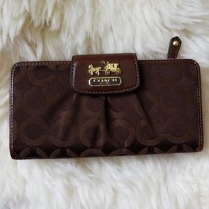 Like New Authentic Coach Wallet,brown, pink inside